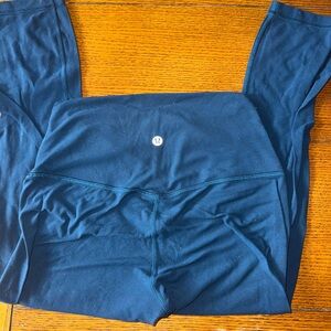 Lululemon cropped Blue Leggings